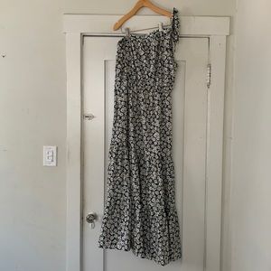 One shoulder floral maxi dress.